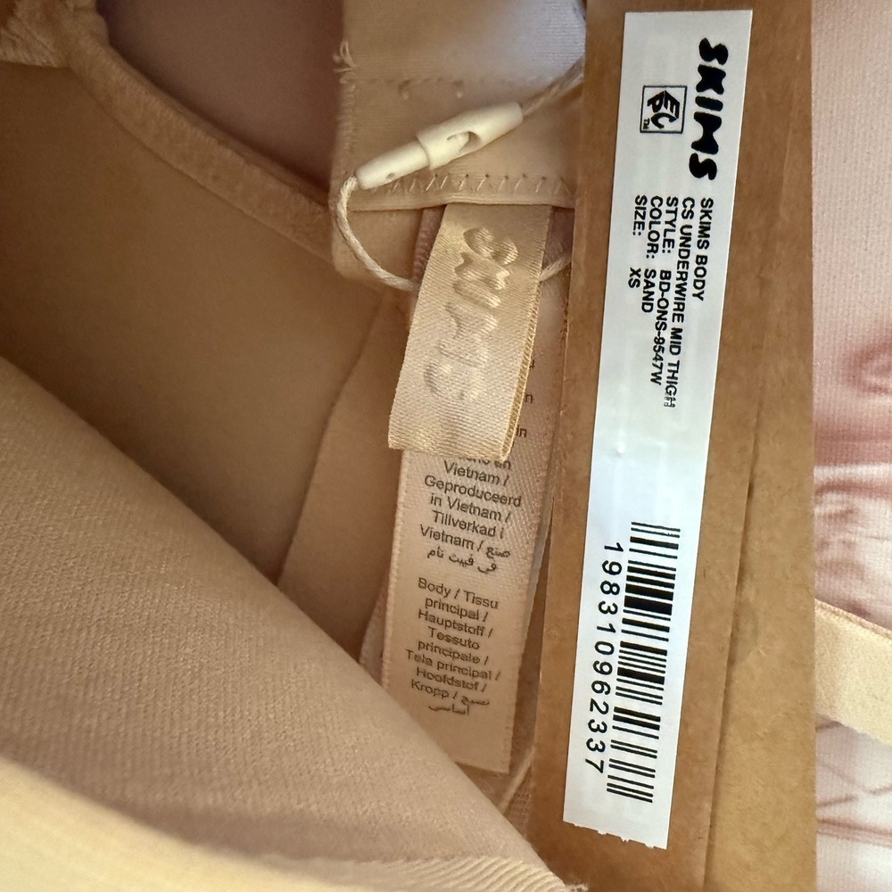 SKIMS Body CS Underwire Mid Thigh Bodysuit Size XS Sand NWT $138 - Picture 9 of 12